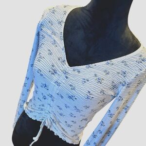 Hollister Light Blue Floral Long Sleeve Crop Top Extra Small XS Romantic Boho